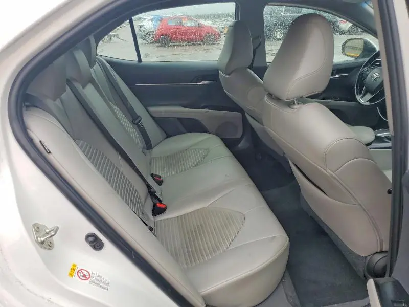 2018 TOYOTA CAMRY SE  