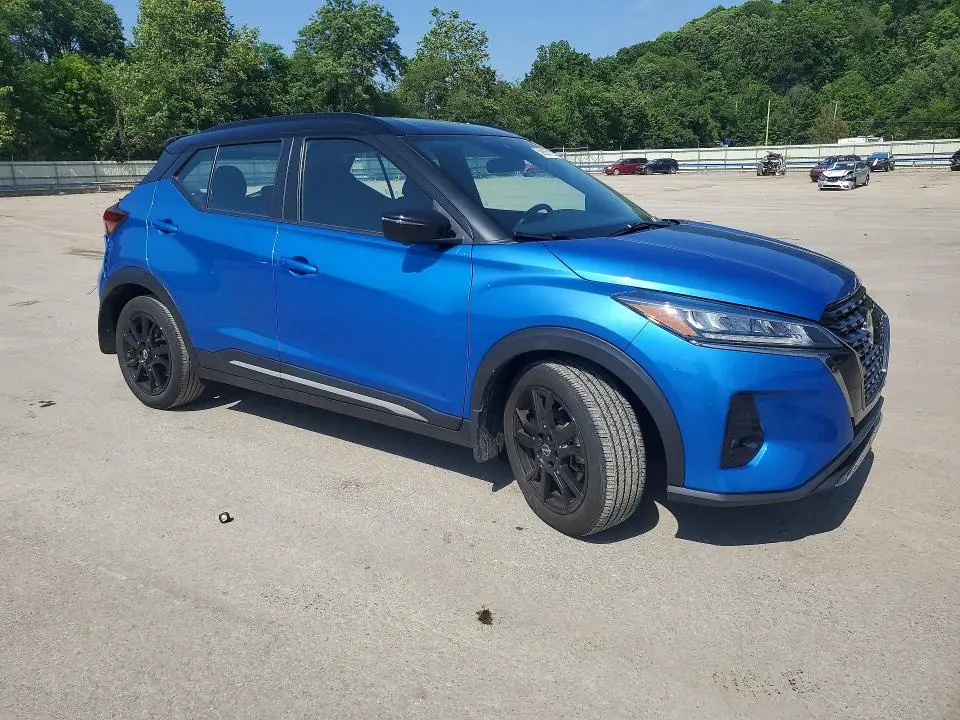 2023 NISSAN KICKS SR  