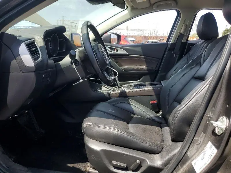 2018 MAZDA 3 TOURING  