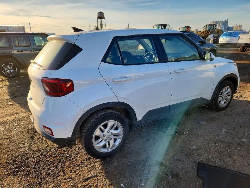 2022 HYUNDAI VENUE SE  