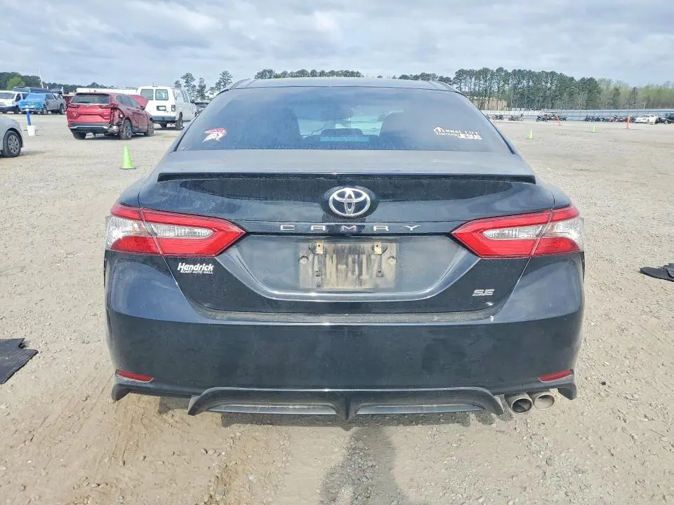 2018 TOYOTA CAMRY SE  