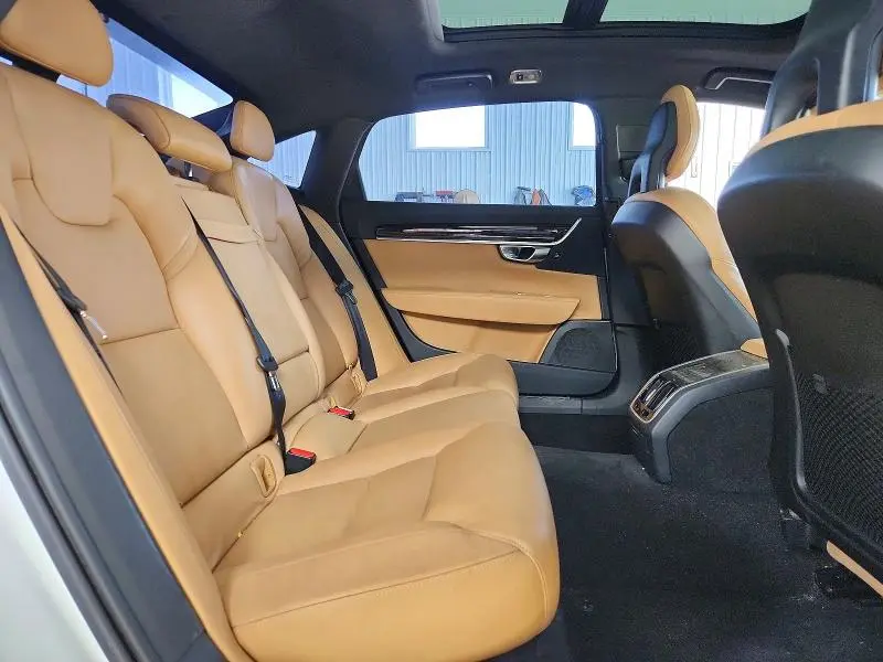 2018 VOLVO S90 T5 MOMENTUM  