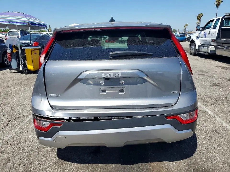 2023 KIA NIRO LX  