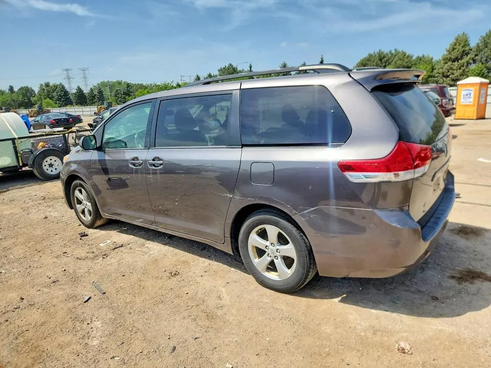 2011 TOYOTA SIENNA LE  