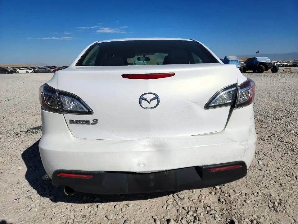 2011 MAZDA 3 I  