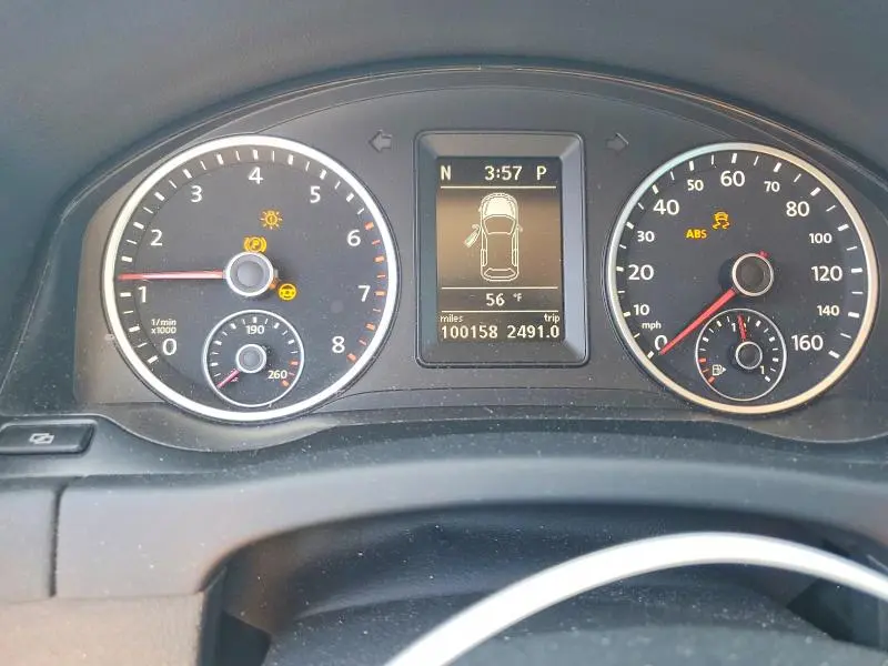 2011 VOLKSWAGEN TIGUAN S  