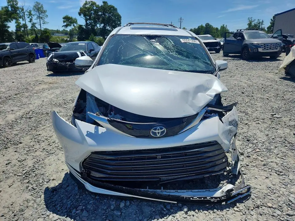 2023 TOYOTA SIENNA PLATINUM 7-PASSENGER  