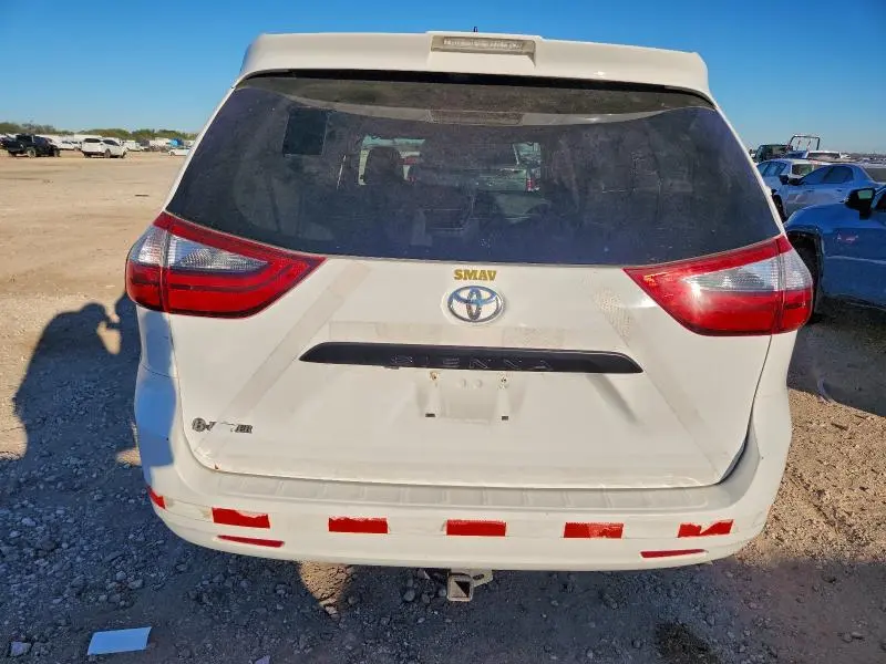 2020 TOYOTA SIENNA L  