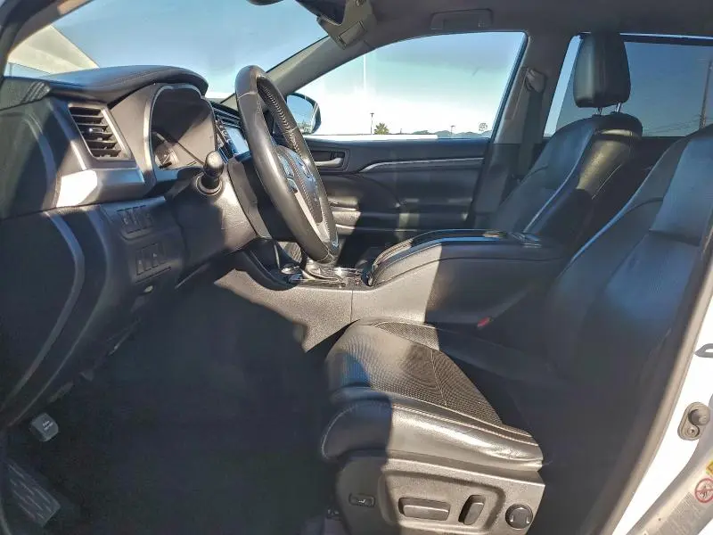 2017 TOYOTA HIGHLANDER LIMITED  
