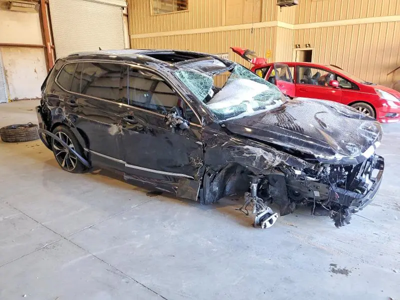 2023 VOLKSWAGEN TIGUAN SEL R-LINE BLACK  