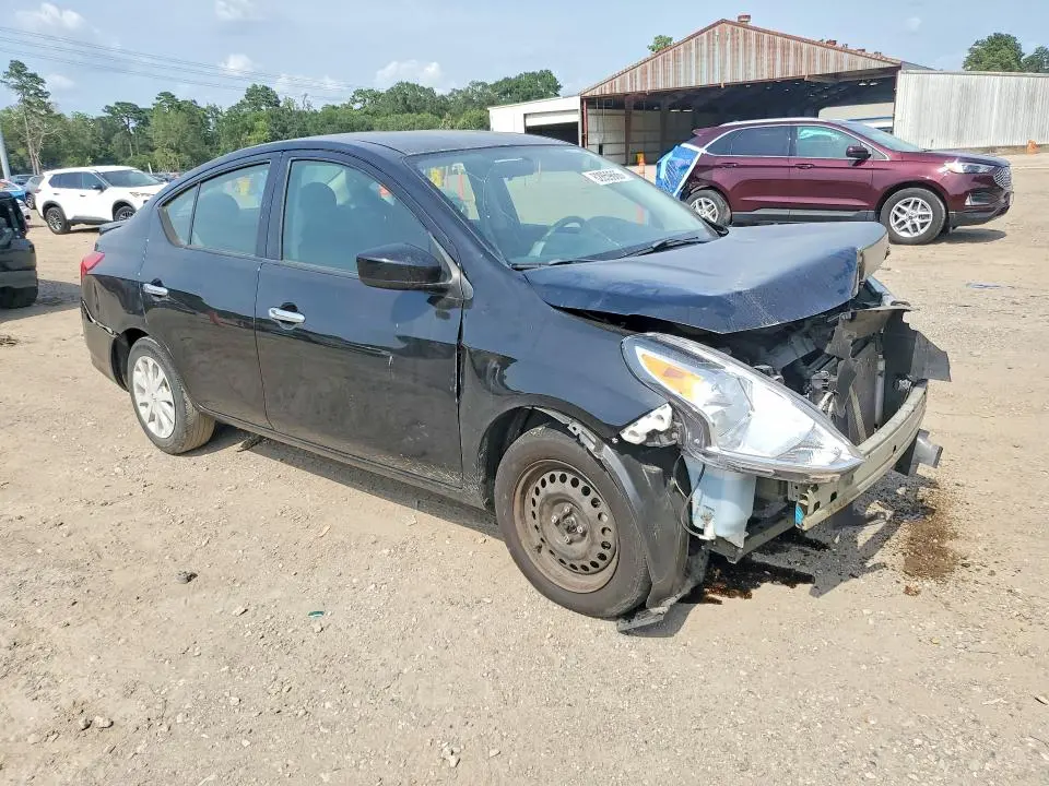 2019 NISSAN VERSA SV  