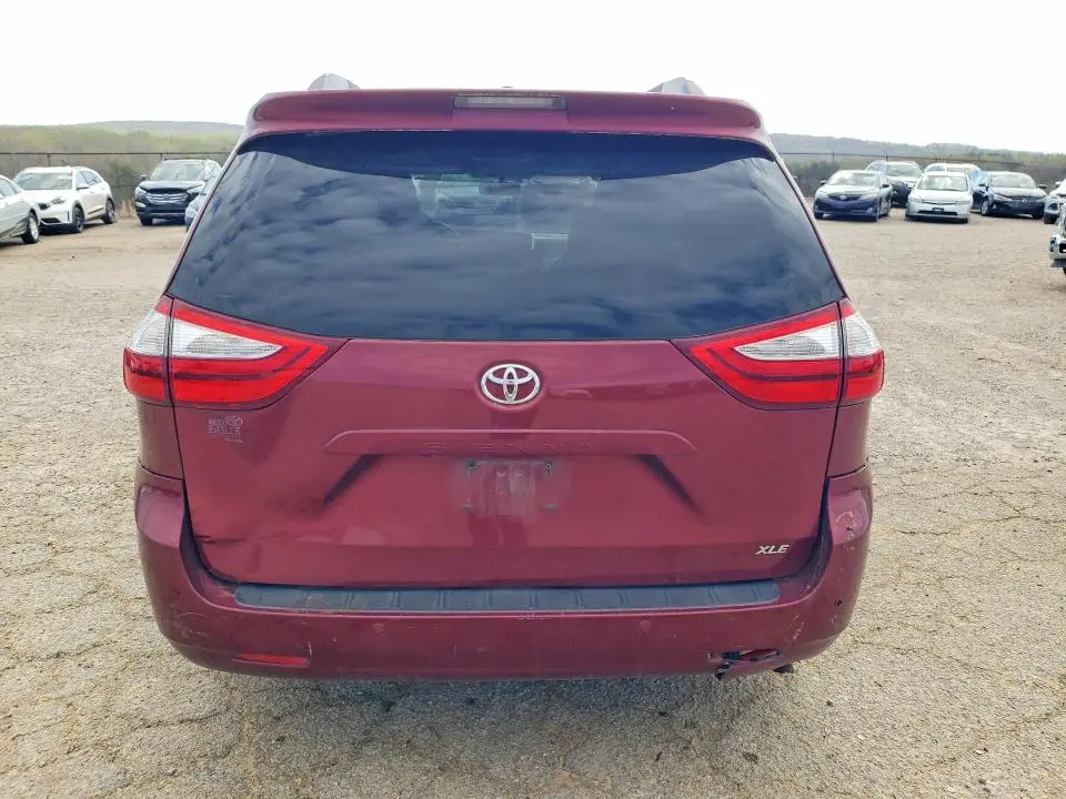 2016 TOYOTA SIENNA XLE 8-PASSENGER  