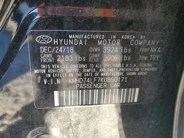 2019 HYUNDAI ELANTRA SE  