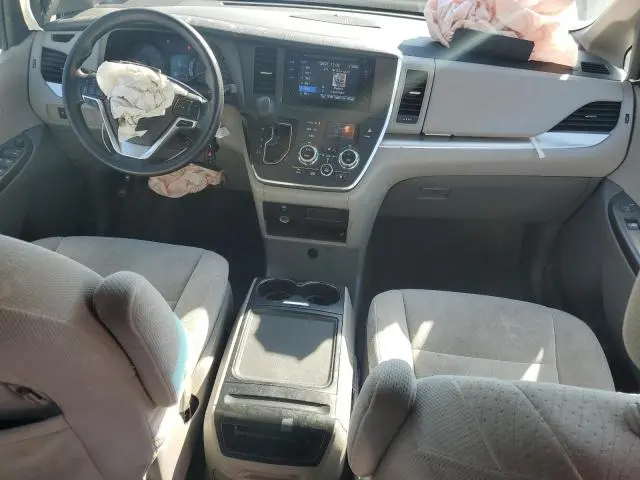 2017 TOYOTA SIENNA LE  