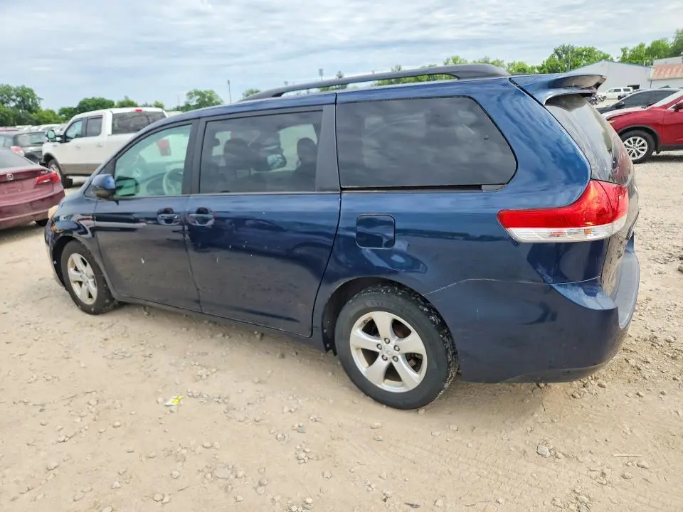 2012 TOYOTA SIENNA LE  