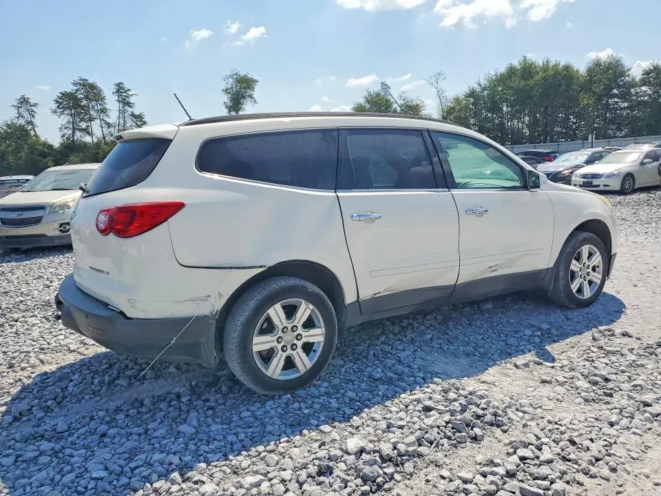 2011 CHEVROLET TRAVERSE LT  