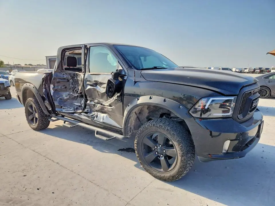 2016 RAM 1500 ST  