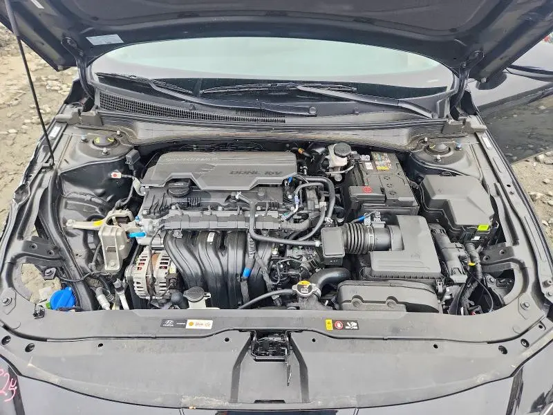 2025 HYUNDAI ELANTRA SE  