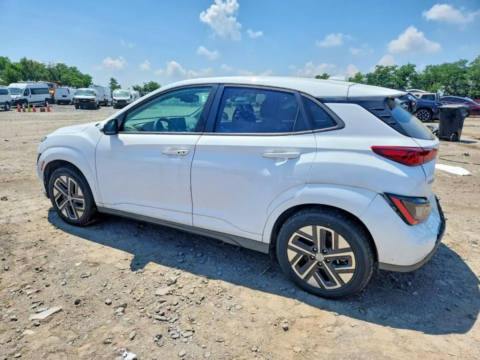 2023 HYUNDAI KONA SE  