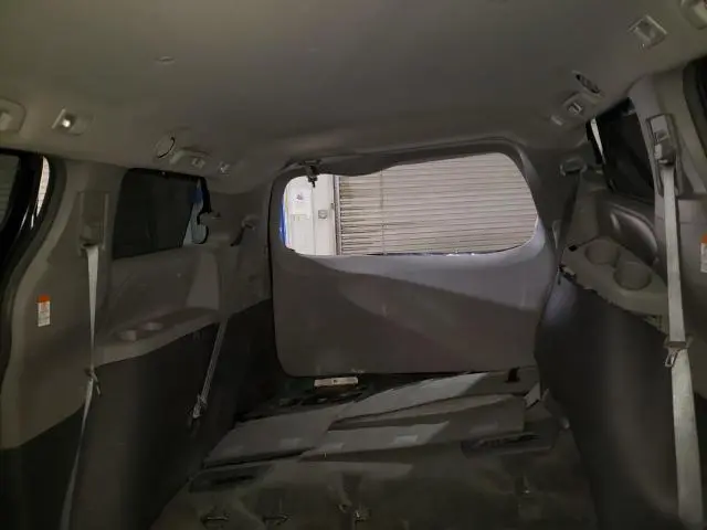 2015 TOYOTA SIENNA LE  