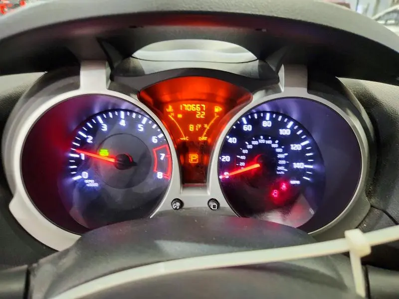 2014 NISSAN JUKE SL  