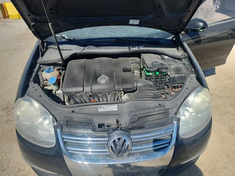 2010 VOLKSWAGEN JETTA LIMITED  