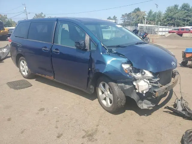 2012 TOYOTA SIENNA   