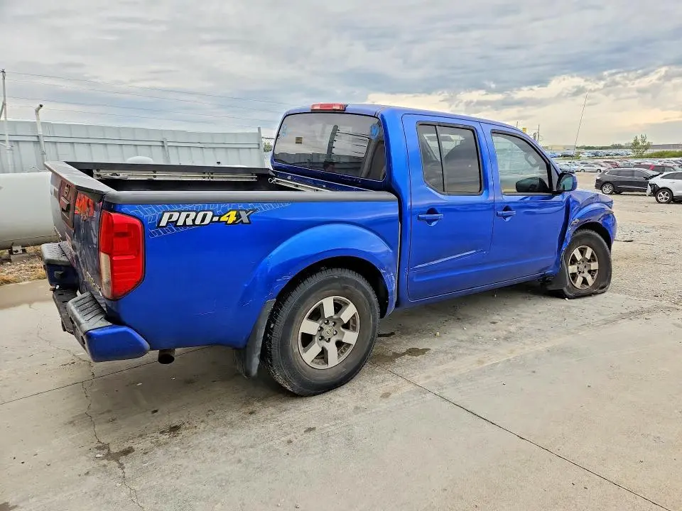 2013 NISSAN FRONTIER S  