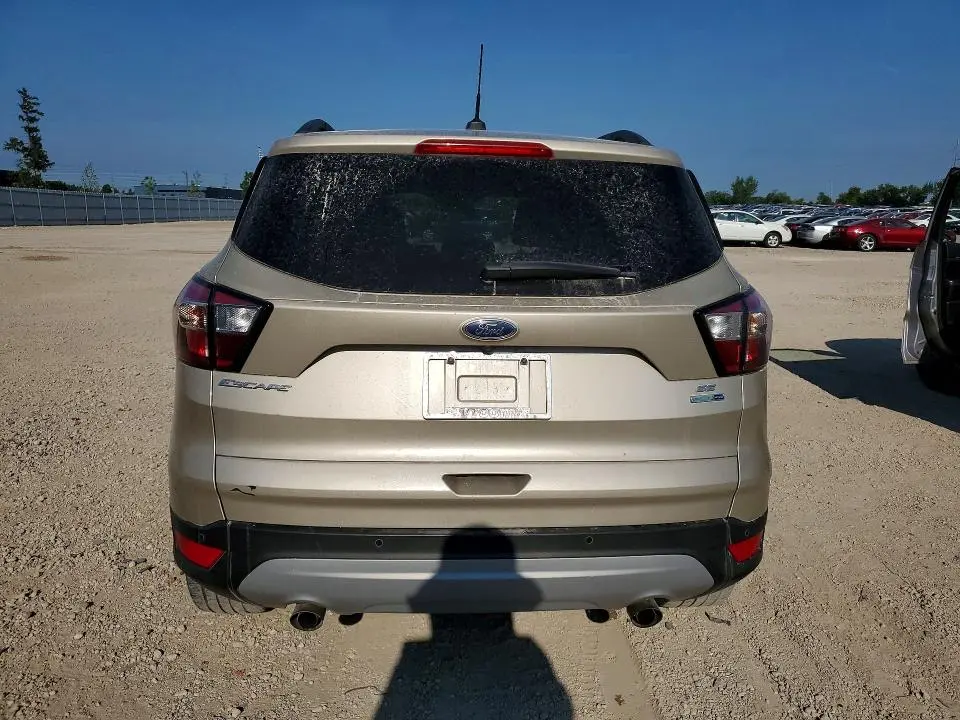 2017 FORD ESCAPE SE  