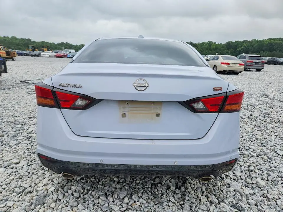 2024 NISSAN ALTIMA SR  