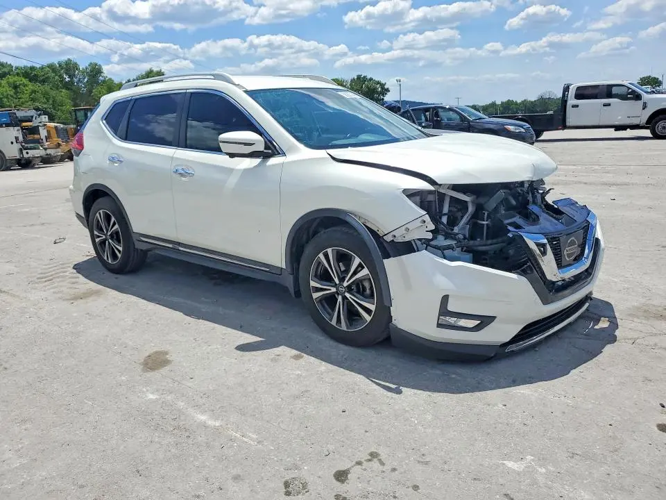 2017 NISSAN ROGUE SL  