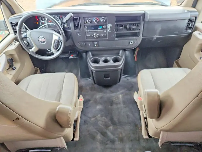 2010 GMC SAVANA G3500 LT  