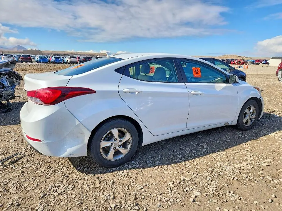 2015 HYUNDAI ELANTRA SE  