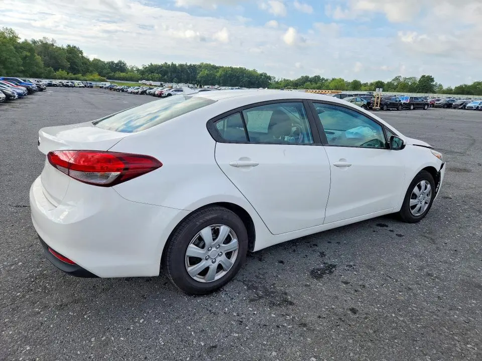 2017 KIA FORTE LX  