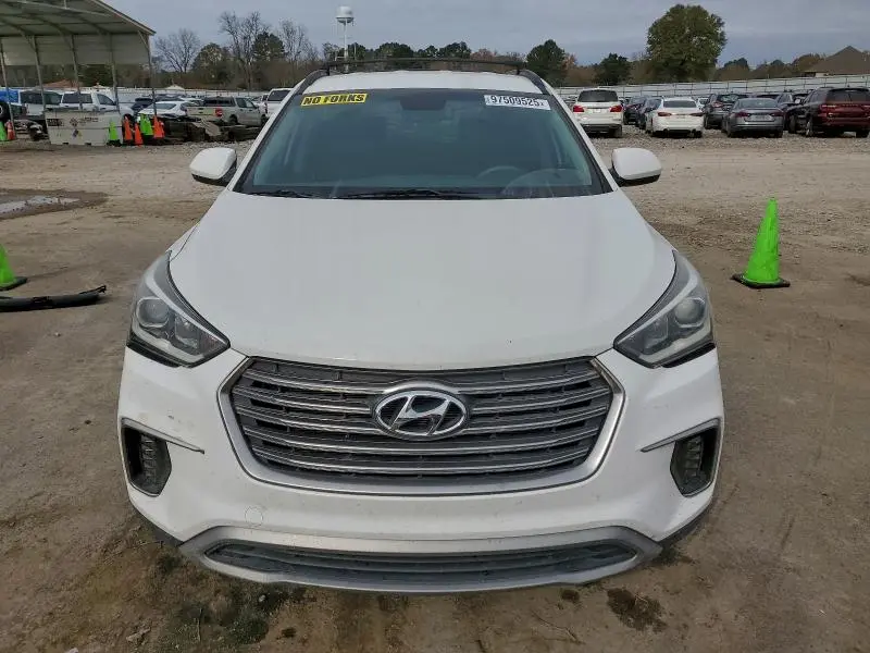 2018 HYUNDAI SANTA FE SE  