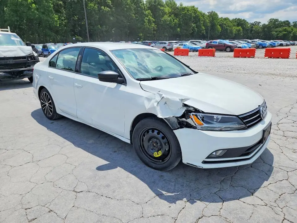 2016 VOLKSWAGEN JETTA SPORT  