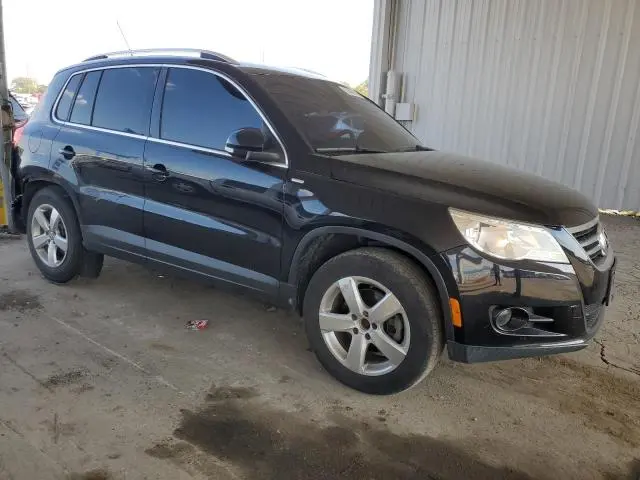 2010 VOLKSWAGEN TIGUAN SE  