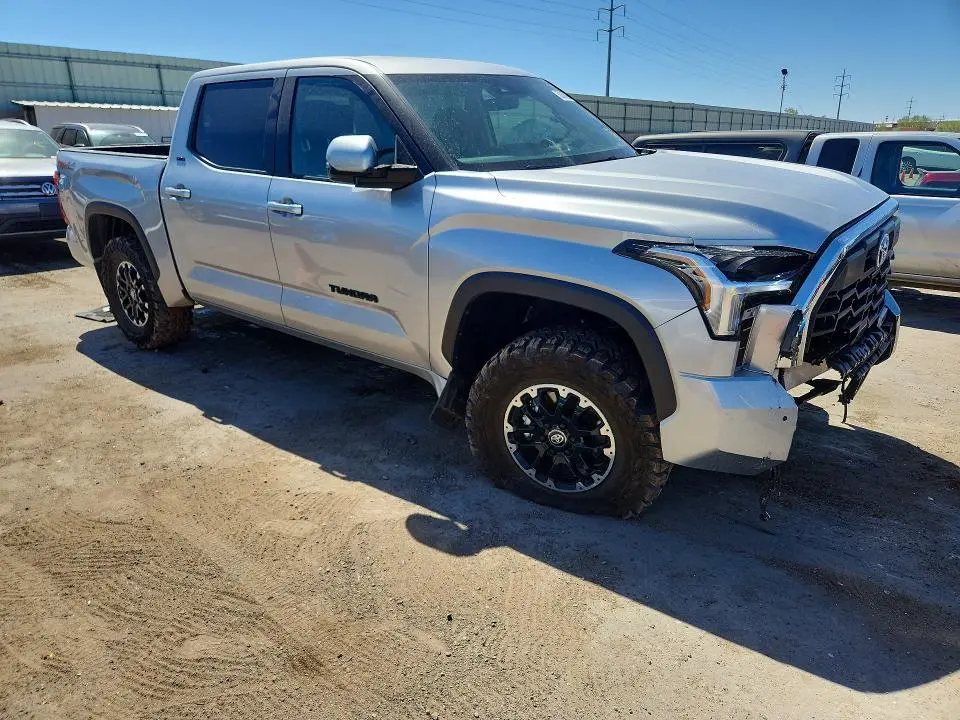 2026 TOYOTA TUNDRA SR5  