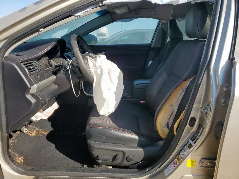 2016 TOYOTA CAMRY LE  