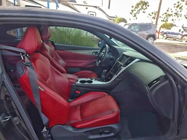 2018 INFINITI Q60 RED SPORT 400  