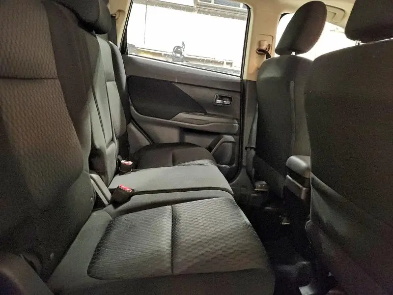 2014 MITSUBISHI OUTLANDER SE  