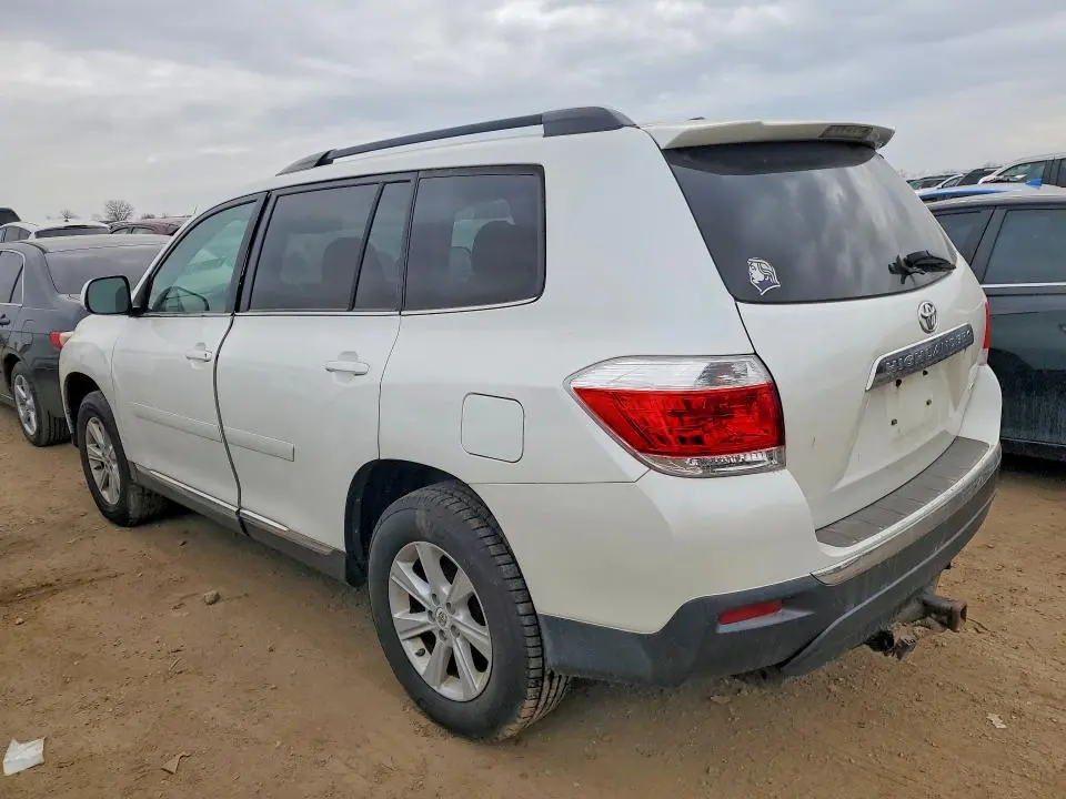 2012 TOYOTA HIGHLANDER SE  
