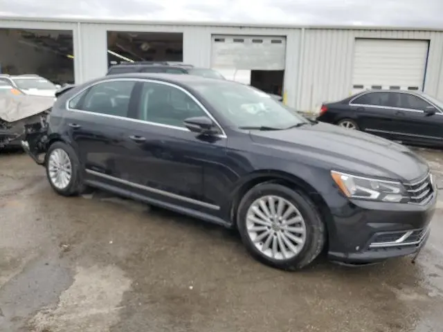 2017 VOLKSWAGEN PASSAT SE  