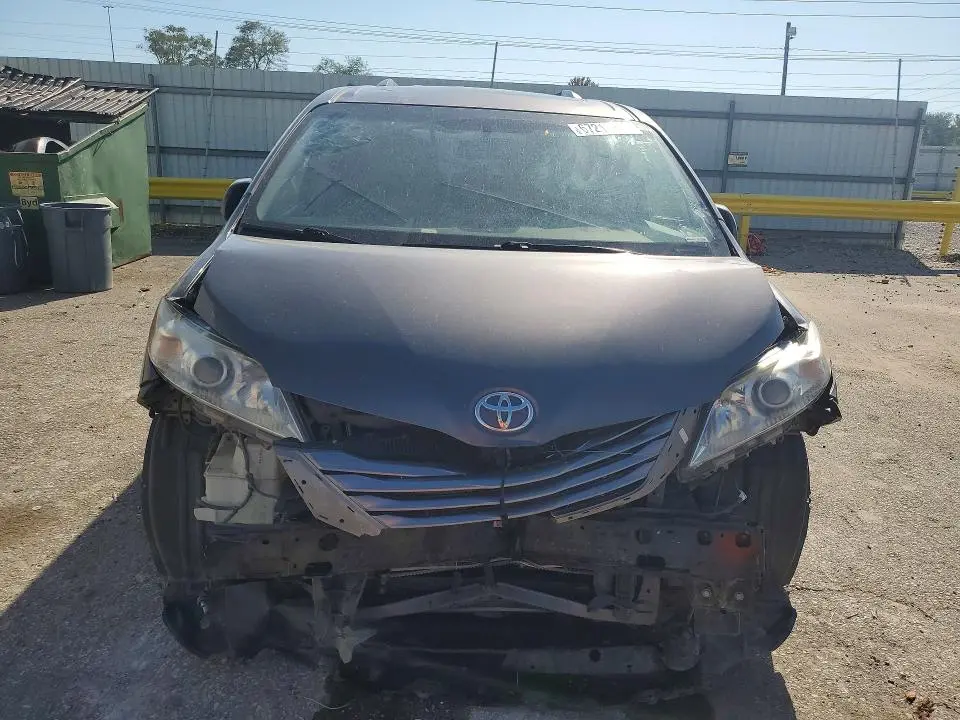 2015 TOYOTA SIENNA XLE 7-PASSENGER  