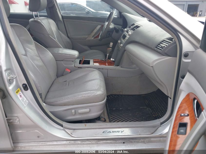 2010 TOYOTA CAMRY XLE