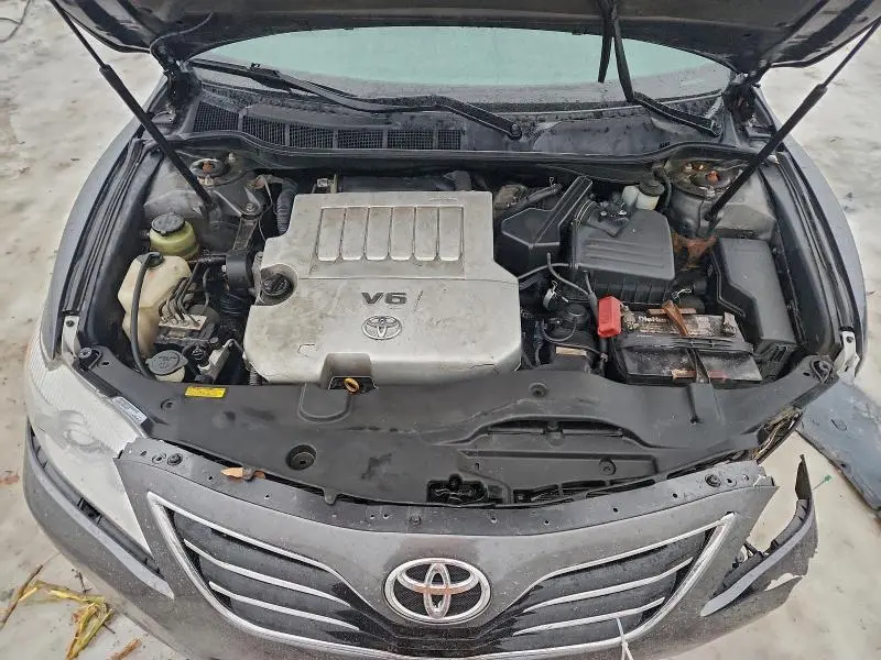 2011 TOYOTA CAMRY SE  