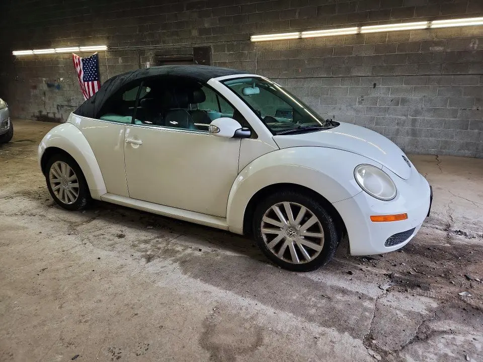 2010 VOLKSWAGEN NEW BEETLE   