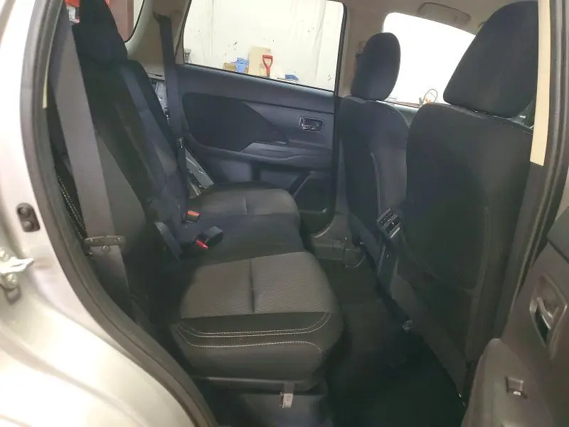 2019 MITSUBISHI OUTLANDER ES  