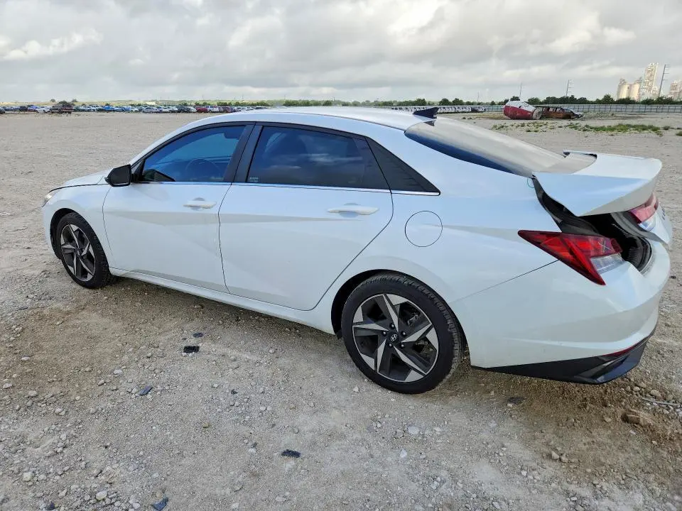2022 HYUNDAI ELANTRA SEL  
