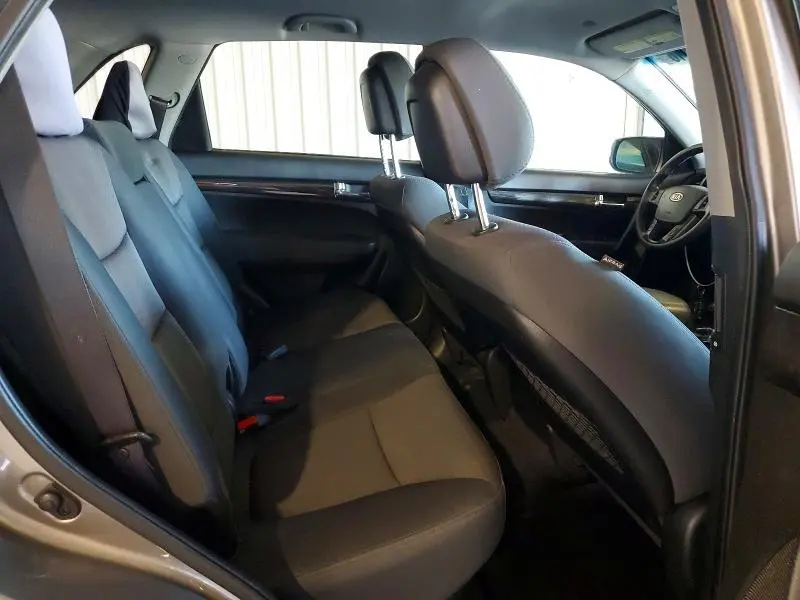 2013 KIA SORENTO LX  